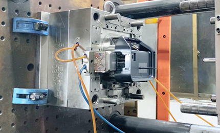 Plastic product manufacturing 